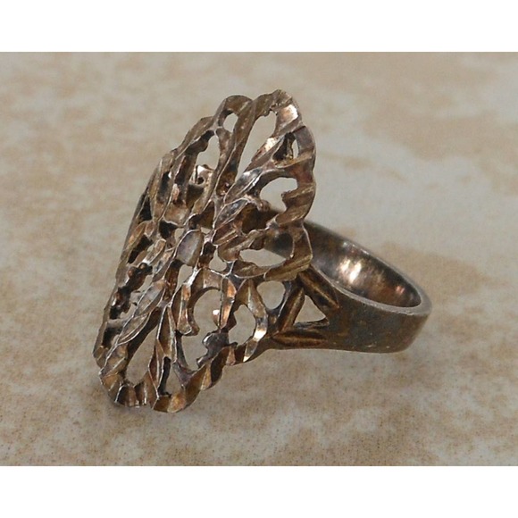 Vintage Sterling Open Work Shield Ring , Size 7 3/4 - Picture 7 of 10